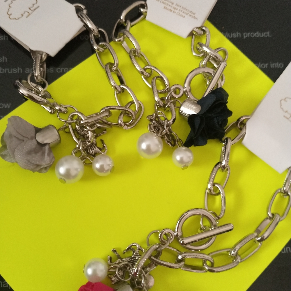 Accessories - Picture 6 of 7